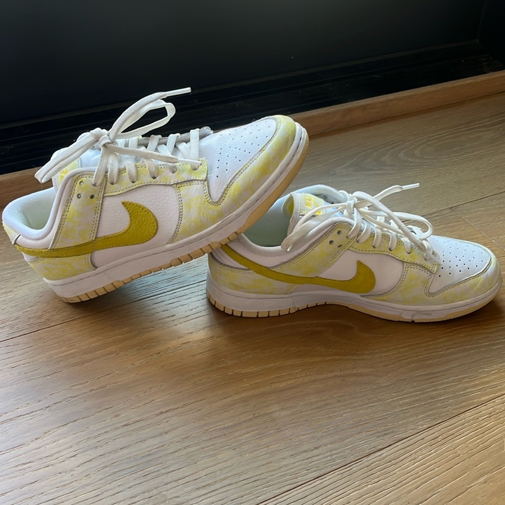 Nike women’s lemon drop dunks sz 10